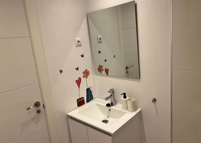 3-bedroom + Crib - Perfect For The Family Apartment *